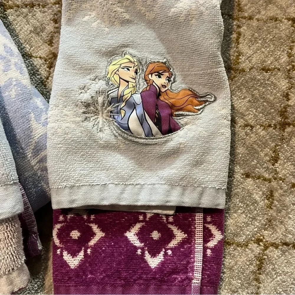 Disney's Frozen 2 Anna & Elsa Hand And Bath Towel Set Jumping Beans Blue Purple
